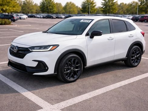 Used 2024 Honda HR-V Sport image 1