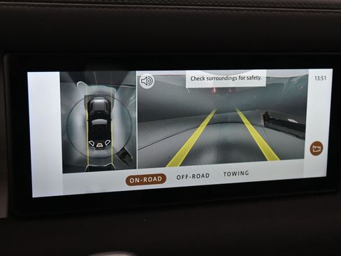 Used 2023 Land Rover Defender 90 S image 16