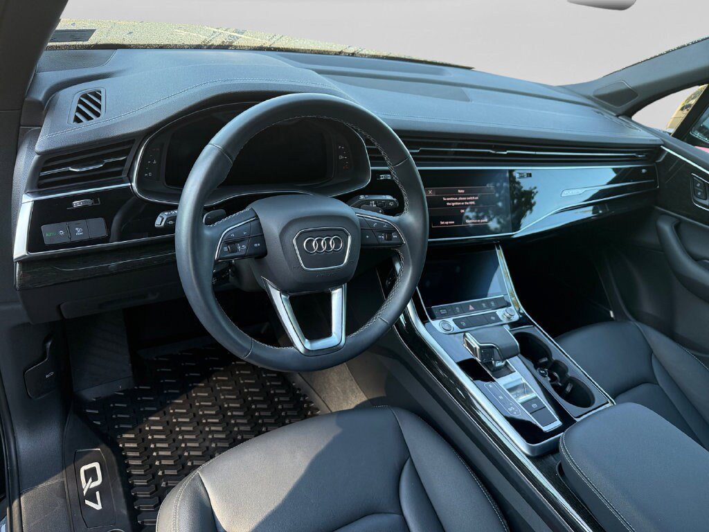 Used 2025 Audi Q7 2.0T Premium w/ Convenience Plus Package AWD/4WD image 12