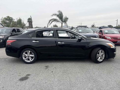 Used 2014 Nissan Altima 2.5 SV w/ Convenience Package image 3