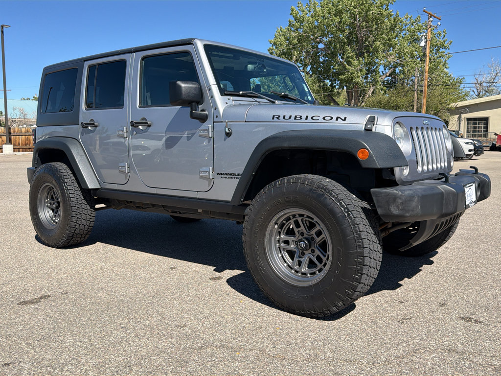 Used 2014 Jeep Wrangler Unlimited Rubicon w/ Max Tow Package AWD/4WD image 28