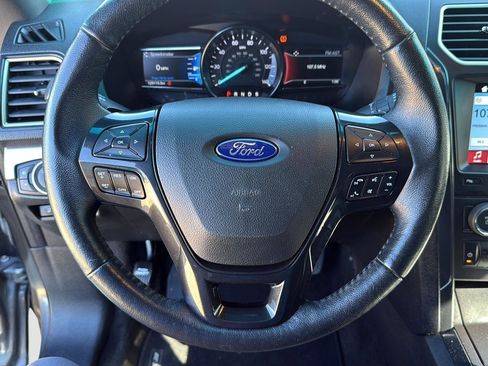 Used 2017 Ford Explorer XLT w/ Equipment Group 202A image 15