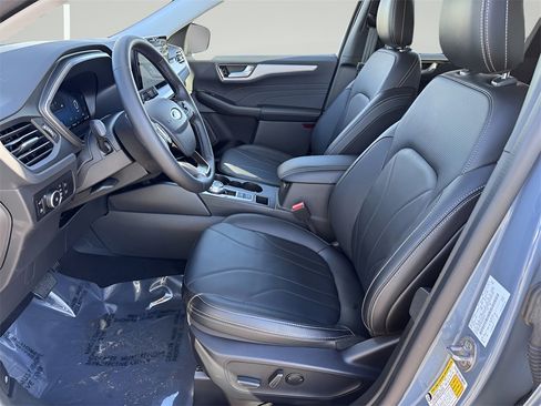 Used 2025 Ford Escape SE w/ PHEV Premium Package image 15