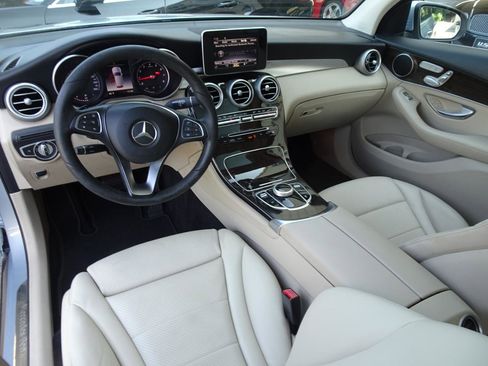Used 2018 Mercedes-Benz GLC 300 w/ Premium Package image 7