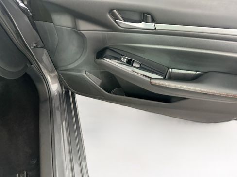 Used 2024 Nissan Altima 2.5 SR image 29