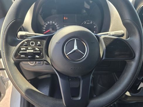 Used 2023 Mercedes-Benz Sprinter 2500 image 27