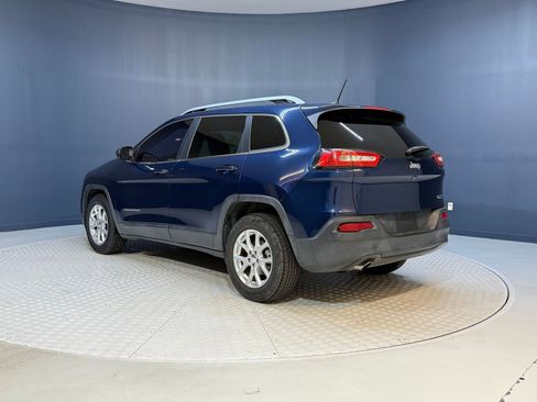 Used 2018 Jeep Cherokee Latitude image 3