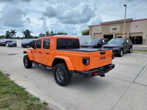Used 2025 Jeep Gladiator Mojave AWD/4WD image 3