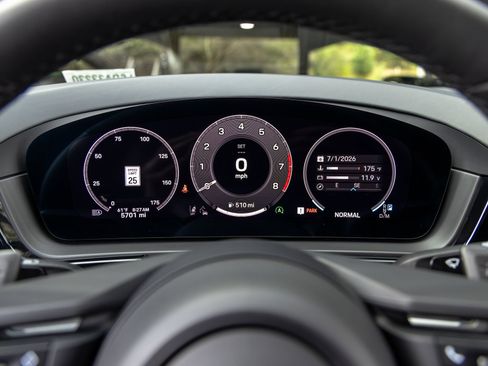 Certified 2025 Porsche Cayenne Coupe AWD/4WD image 34