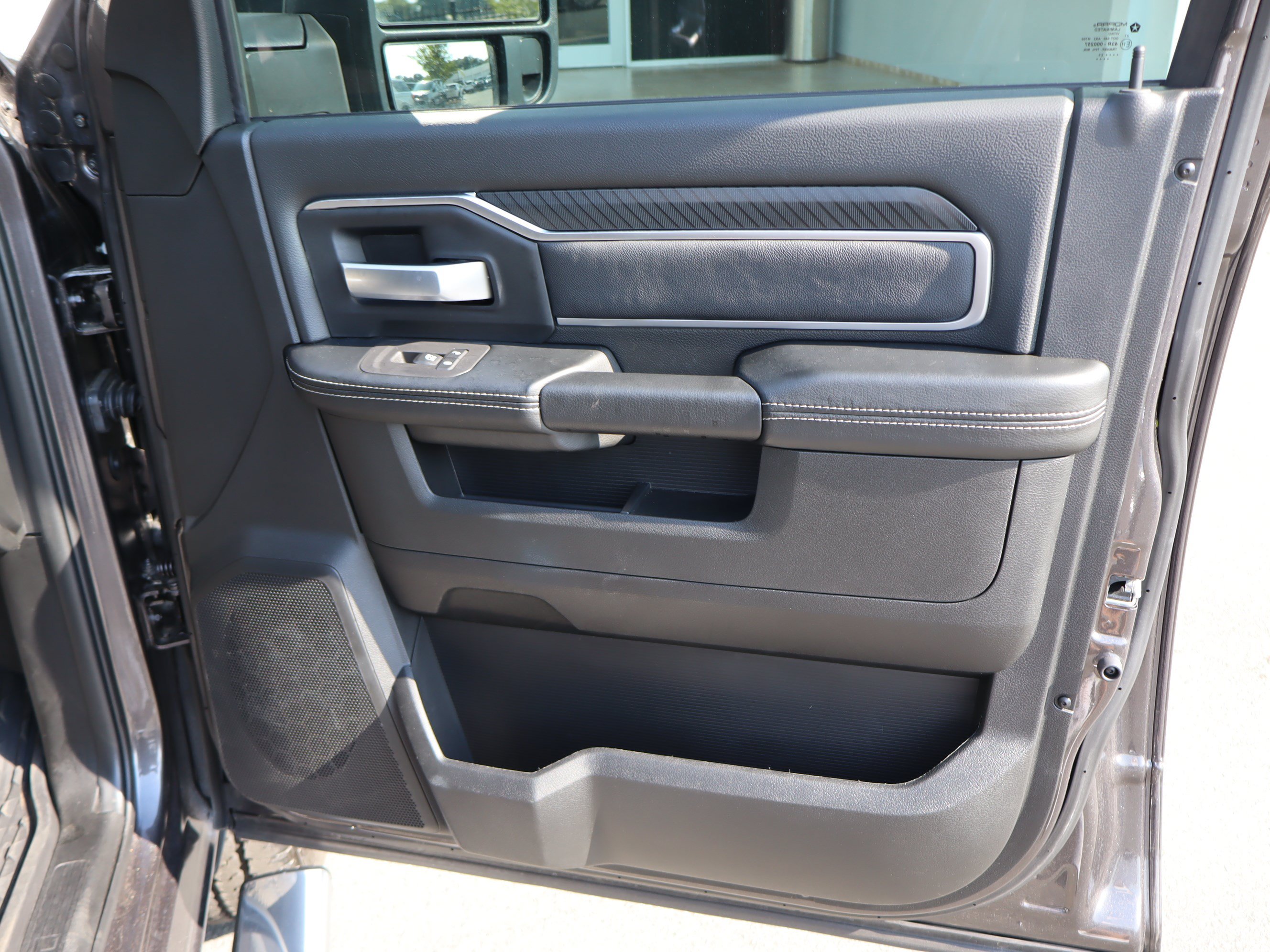 Used 2025 RAM 3500 Big Horn AWD/4WD image 36