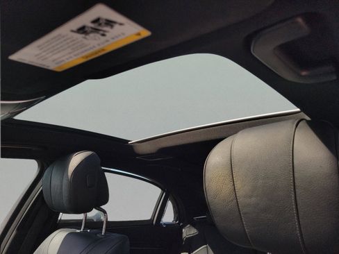 Used 2016 Mercedes-Benz S 550 4MATIC Sedan image 27