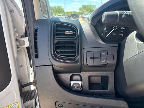 Used 2024 RAM ProMaster 2500 w/ Convenience Group FWD image 14