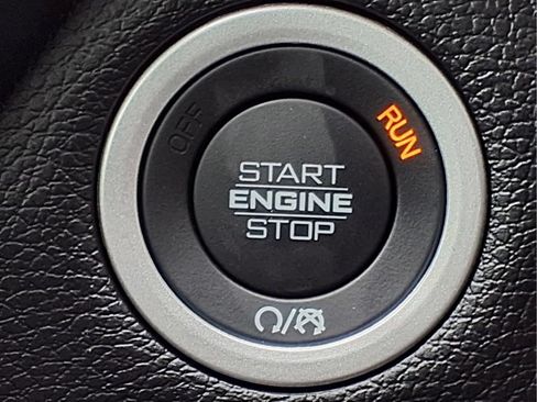 Used 2026 RAM 2500 Laramie AWD/4WD image 15
