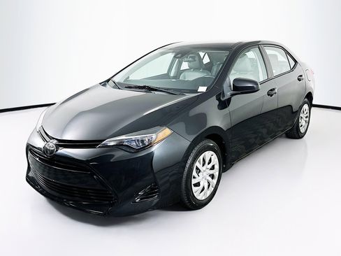 Used 2017 Toyota Corolla LE w/ Carpet Mat Package (TMS) FWD image 3