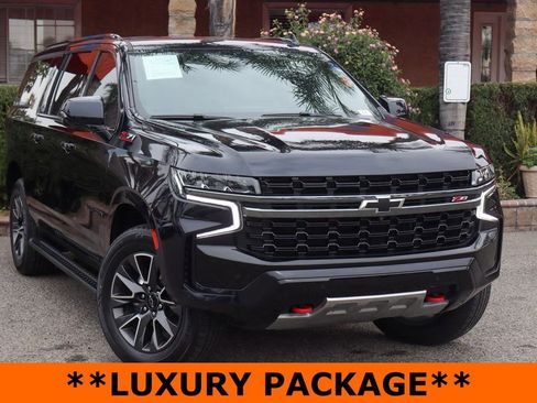 Used 2022 Chevrolet Suburban Z71 w/ Luxury Package AWD/4WD image 2