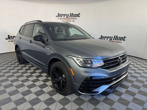 Used 2023 Volkswagen Tiguan SE R-Line FWD image 6