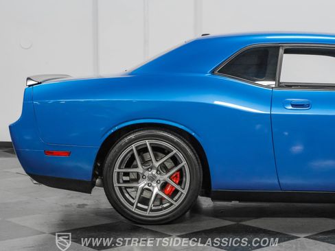 Used 2009 Dodge Challenger SRT8 w/ SRT Option Group II image 32