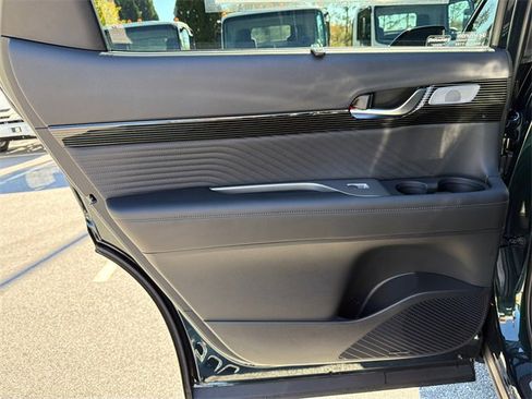 Used 2024 Hyundai Palisade Calligraphy image 22