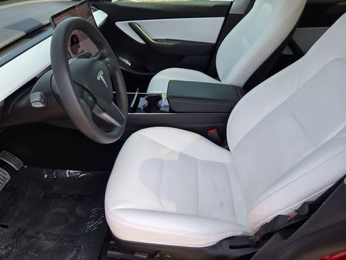 Used 2021 Tesla Model Y Long Range AWD/4WD image 17