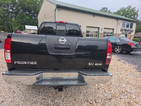 Used 2012 Nissan Frontier SV w/ SV Premium Utility Pkg AWD/4WD image 6