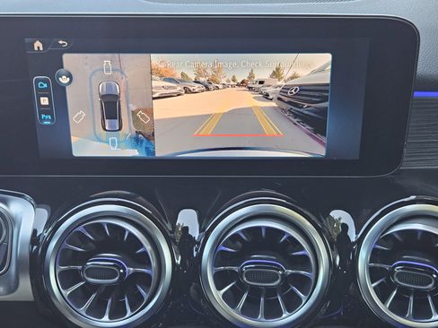 New 2026 Mercedes-Benz GLB 250 4MATIC image 18