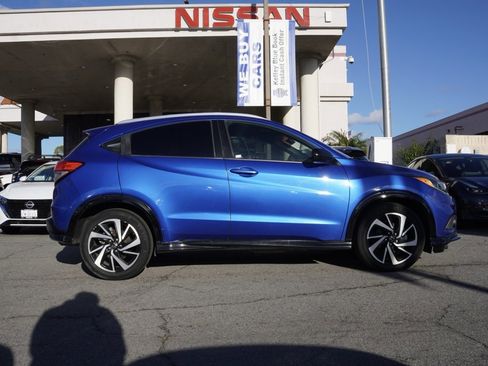 Used 2019 Honda HR-V Sport image 3