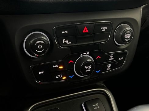 Used 2020 Jeep Compass Sport w/ Safety & Security Group image 15