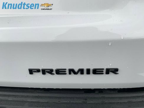 Used 2024 Chevrolet Suburban Premier image 13