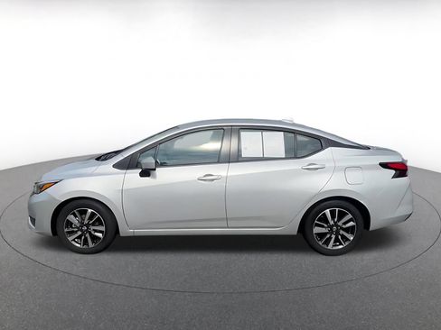 Used 2025 Nissan Versa SV FWD image 8