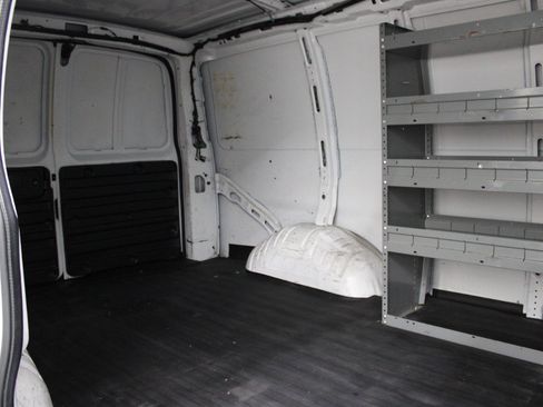 Used 2020 Chevrolet Express 2500 w/ Enhanced Convenience Package image 11