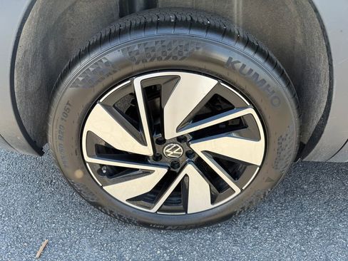 Used 2025 Volkswagen Atlas SE AWD/4WD image 43