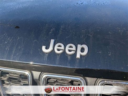 New 2025 Jeep Grand Cherokee Laredo X image 9