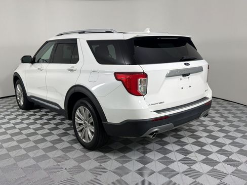 Used 2022 Ford Explorer Limited w/ Equipment Group 301A AWD/4WD image 3