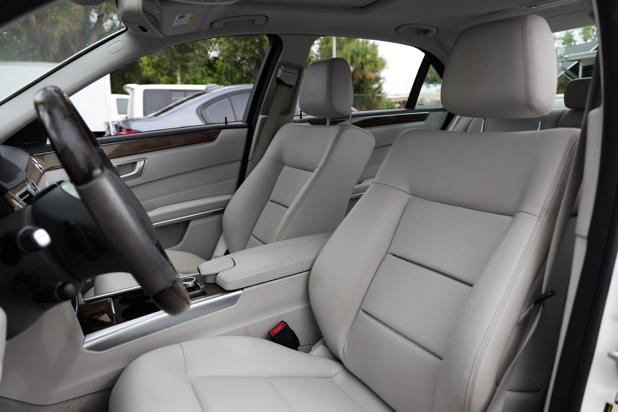 Used 2016 Mercedes-Benz E 350 Sedan w/ Premium Package image 10
