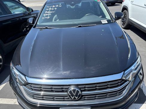 Used 2024 Volkswagen Jetta SE FWD image 11