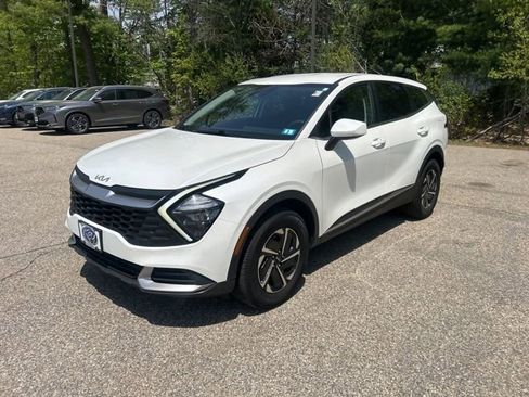 Used 2023 Kia Sportage LX AWD/4WD image 3