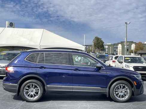 Used 2024 Volkswagen Tiguan SE image 8