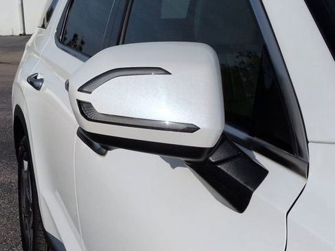 Used 2024 Hyundai Palisade Limited FWD image 11