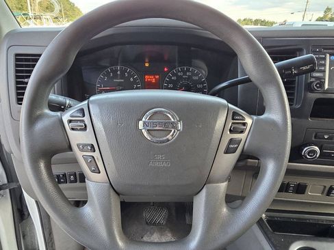 Used 2017 Nissan NV 2500 SV w/ Technology Package RWD image 17