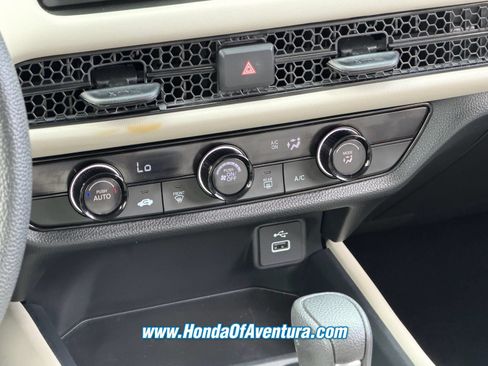 Certified 2025 Honda HR-V LX image 18