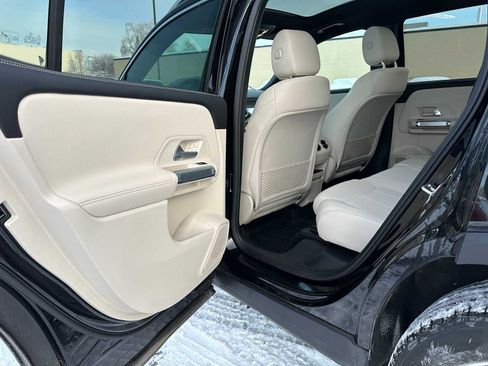 Used 2026 Mercedes-Benz GLB 250 4MATIC image 16