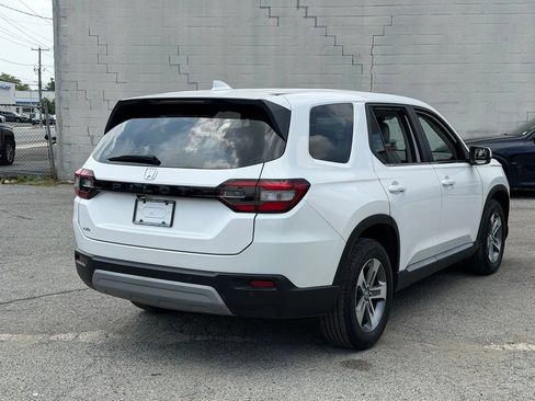 Used 2025 Honda Pilot EX-L image 7