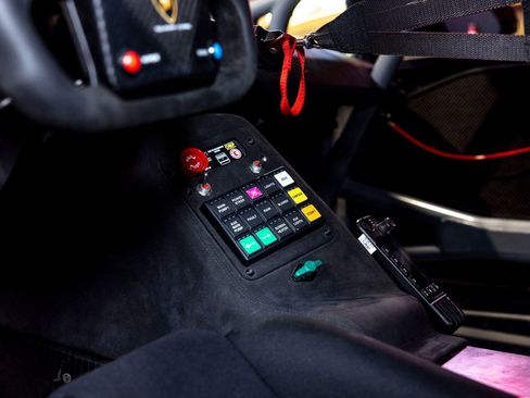 Used 2022 Lamborghini Huracan EVO image 16