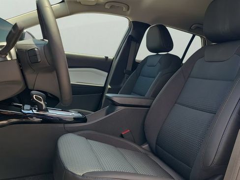 New 2026 Chevrolet Trax LT w/ Midnight Edition FWD image 21
