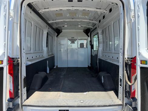 Used 2019 Ford Transit 250 148 Medium Roof RWD image 5