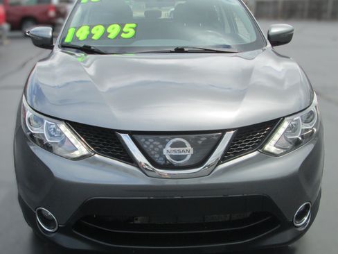 Used 2018 Nissan Rogue Sport SV w/ SV All-Weather Package AWD/4WD image 7