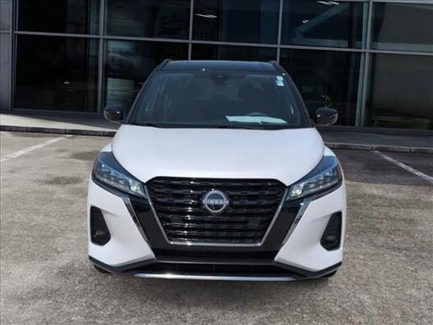 Used 2024 Nissan Kicks SR image 6