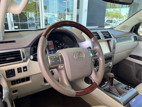 Used 2018 Lexus GX 460 Premium AWD/4WD image 26