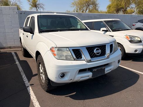 Used 2017 Nissan Frontier SV w/ SV Value Truck Package RWD image 4