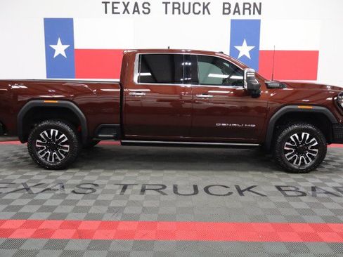 Used 2024 GMC Sierra 2500 Denali Ultimate AWD/4WD image 21
